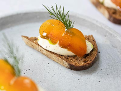 Recette de toast à la poutargue et crème citronnée